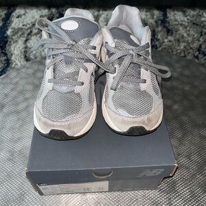 13.5 New Balance 2002r tennis shoes